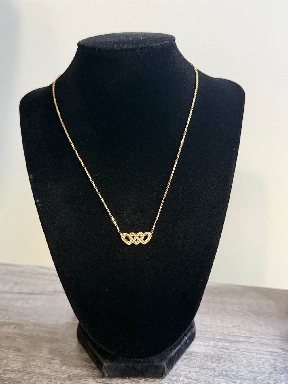 Three heart necklace